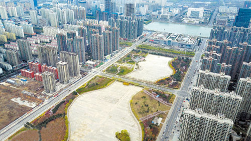 鸟瞰正在建设的中央生态公园一部分.jpg