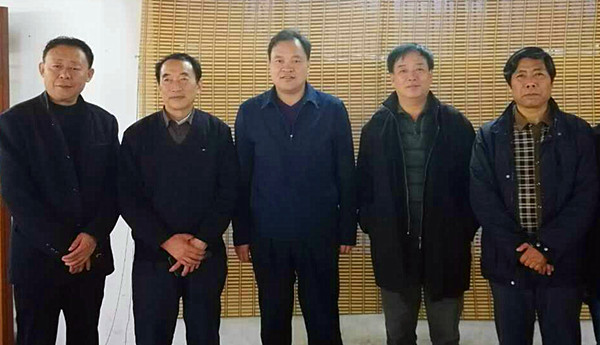 3.尚英照与齐海军、王海军、王现章、王蔚波在展览现场.jpg