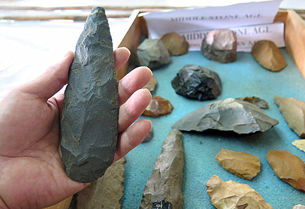 3.肯尼亚旧石器时代中期典型石器.jpg