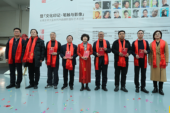 授予长城传承人证书.jpg