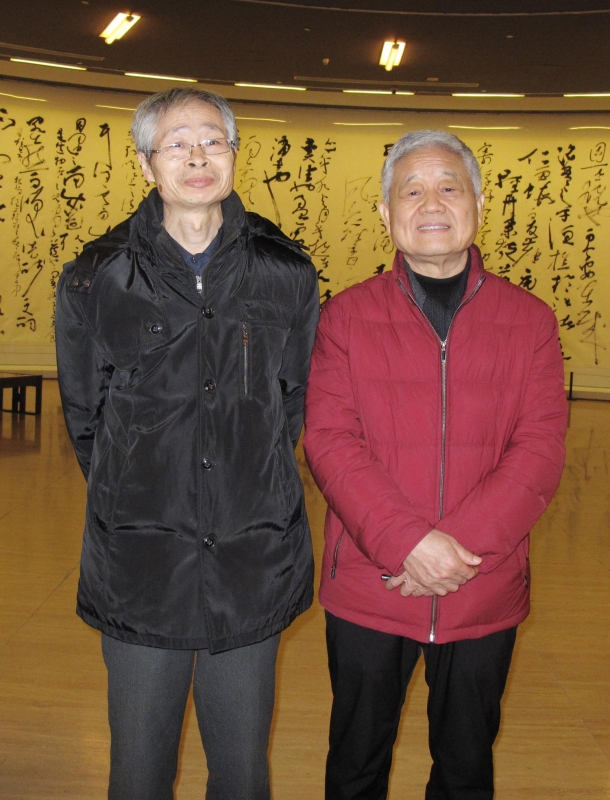 20150119在进入狂草展和胡抗美合影（2人）调缩.jpg