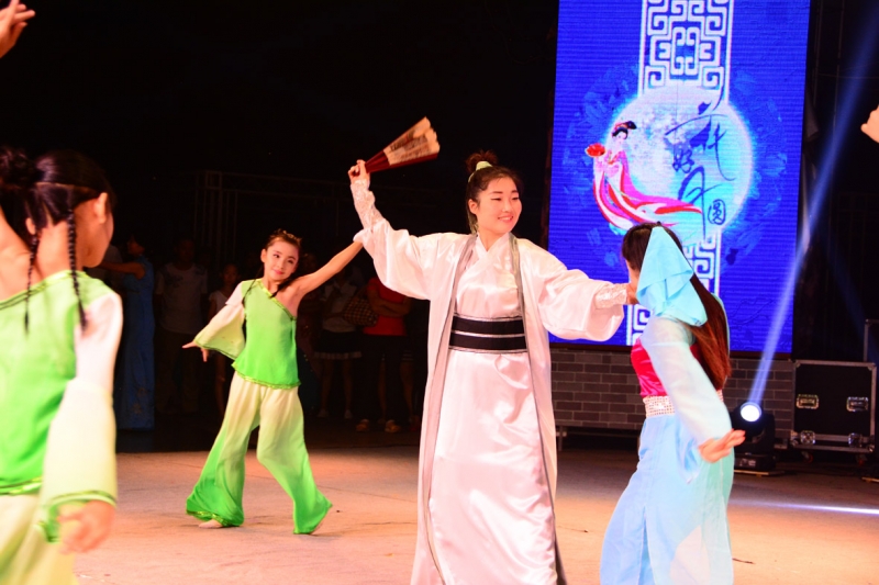 1473922382313163.jpg 四:花好月圆夜1.jpg